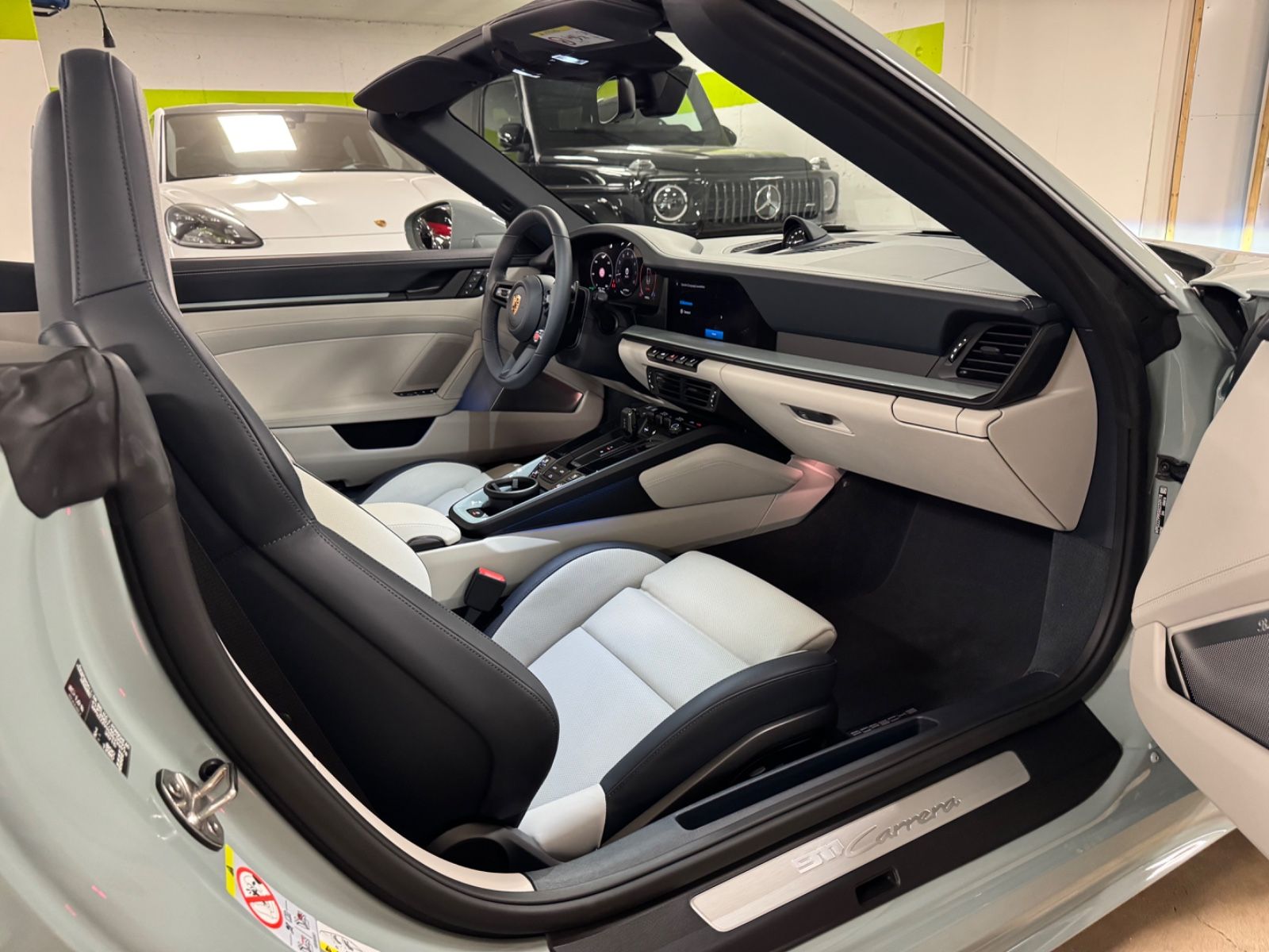 Fahrzeugabbildung Porsche 992 CARRERA CABRIO FACELIFT SPORTDESIGNBURMESTER