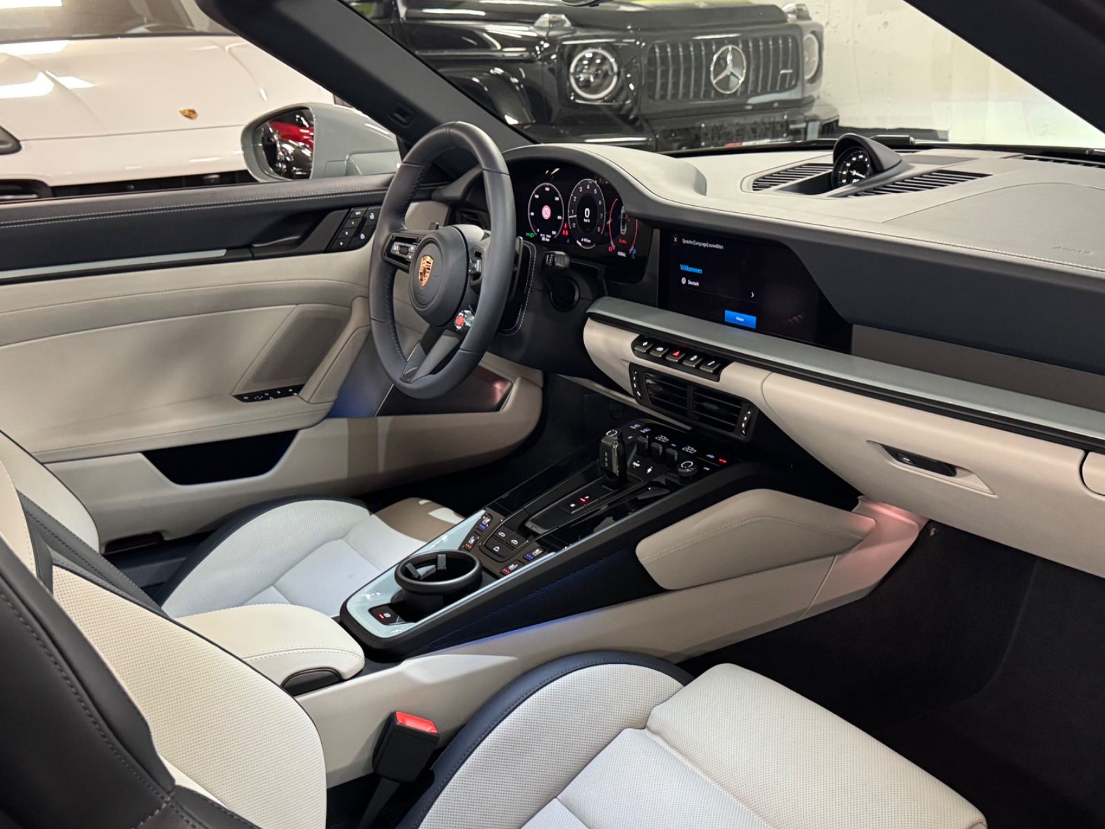 Fahrzeugabbildung Porsche 992 CARRERA CABRIO FACELIFT SPORTDESIGNBURMESTER