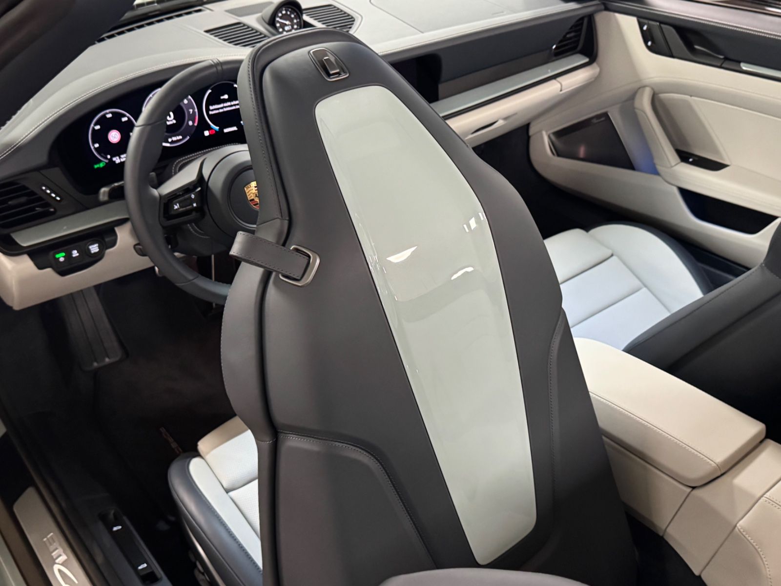 Fahrzeugabbildung Porsche 911 CARRERA CABRIO FACELIFT SPORTDESIGNBURMESTER
