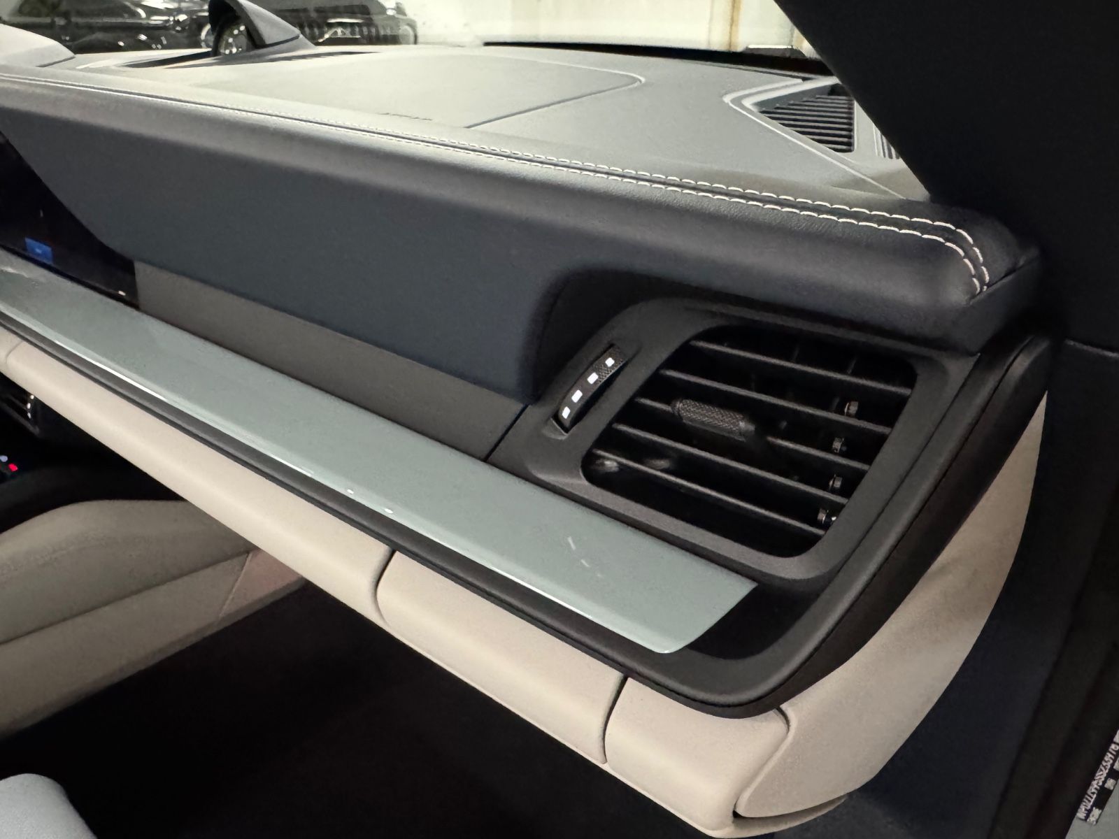Fahrzeugabbildung Porsche 911 CARRERA CABRIO FACELIFT SPORTDESIGNBURMESTER