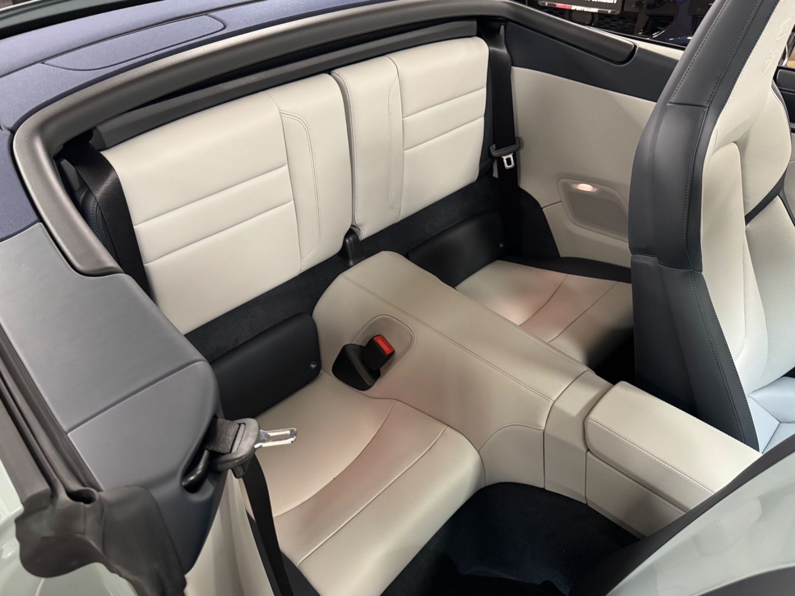 Fahrzeugabbildung Porsche 911 CARRERA CABRIO FACELIFT SPORTDESIGNBURMESTER