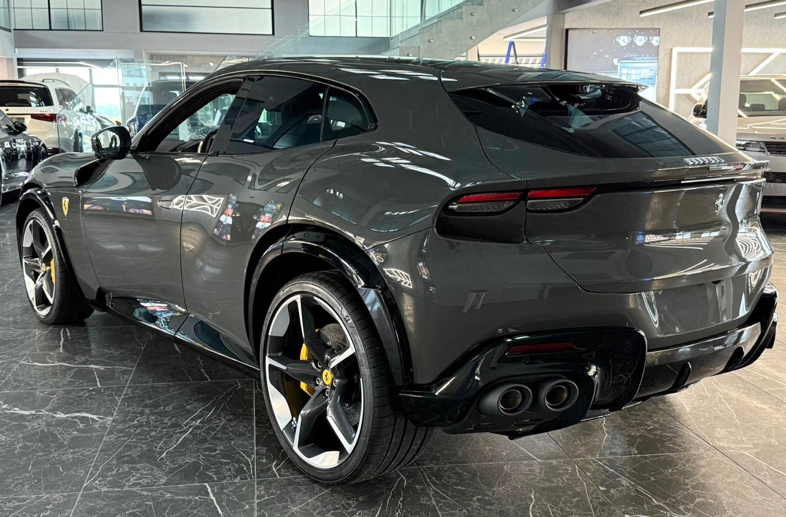 Fahrzeugabbildung Ferrari PUROSANGUE V12 CARBON LIFT PANO MASSAGE P25 FULL