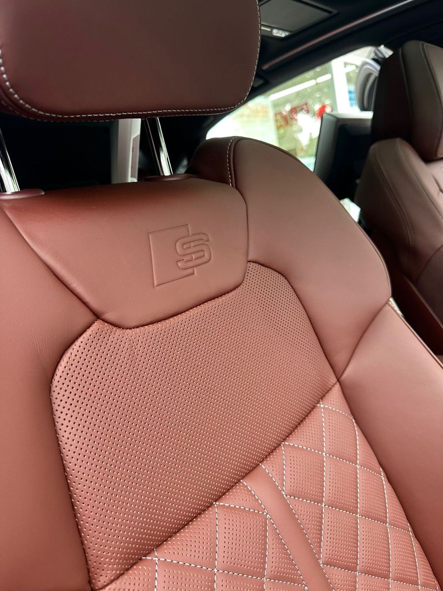 Fahrzeugabbildung Audi A8 60 TFSI e LANG EXCLUSIV 4SEAT TV MASSAGE FULL