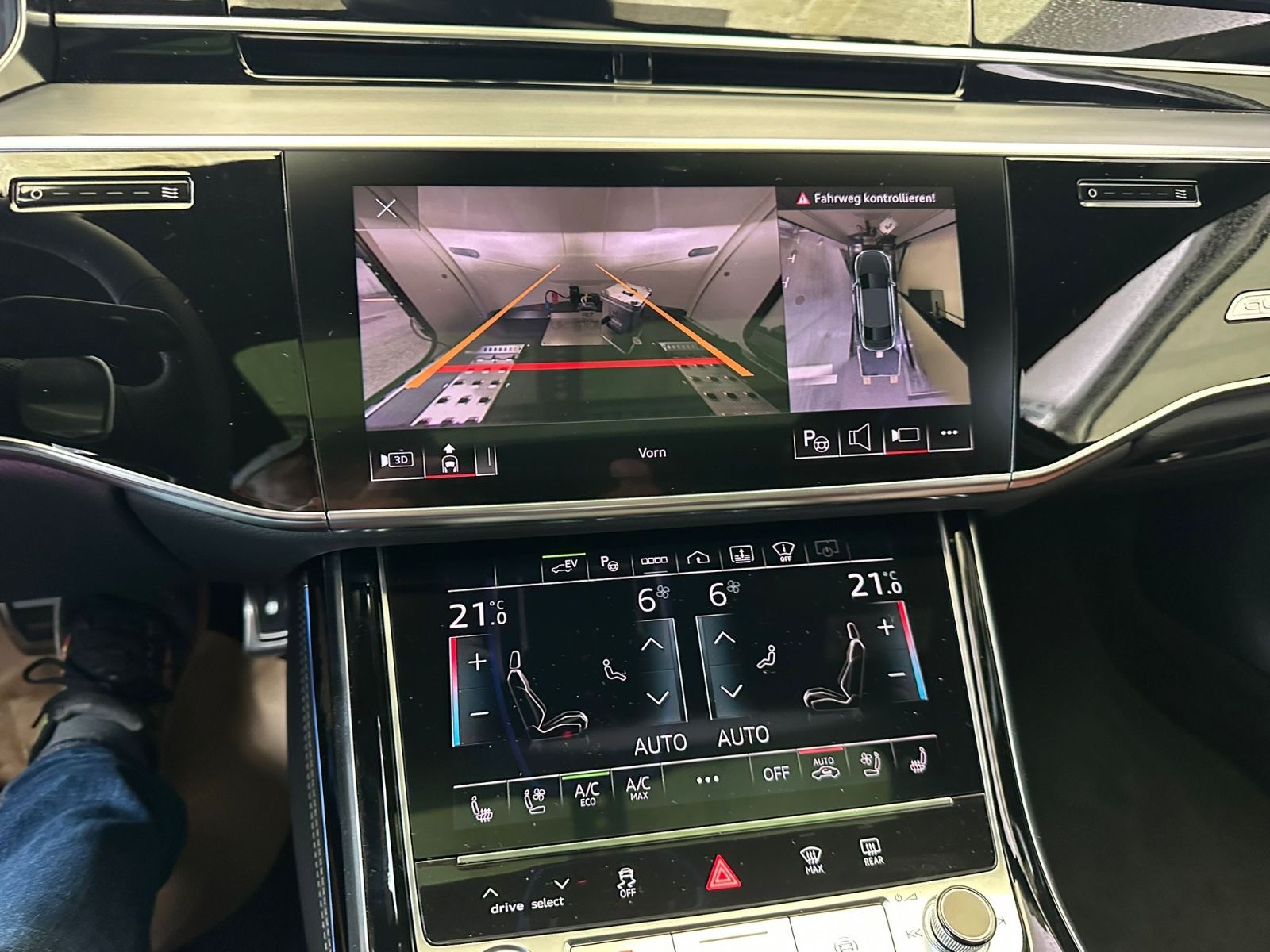 Fahrzeugabbildung Audi A8 60 TFSI e LANG EXCLUSIV 4SEAT TV MASSAGE FULL
