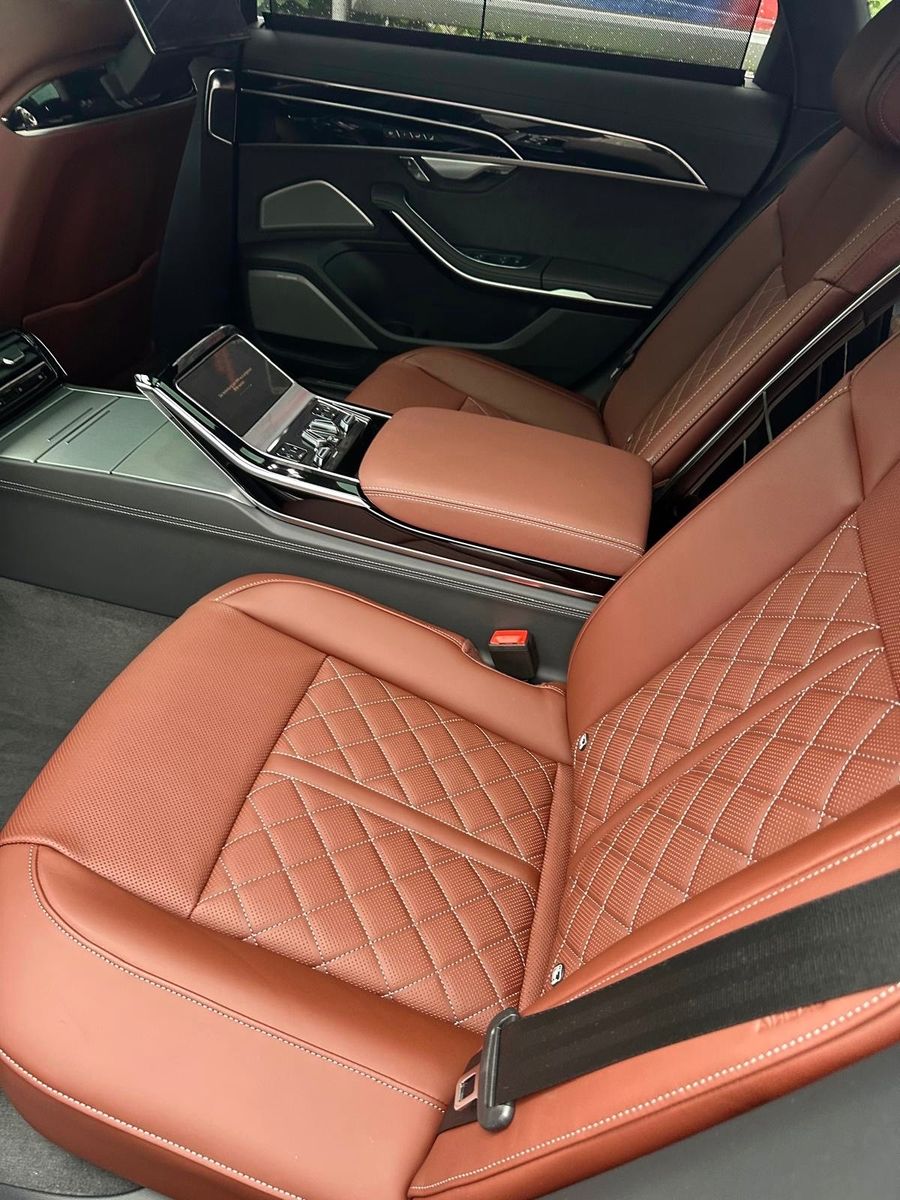 Fahrzeugabbildung Audi A8 60 TFSI e LANG EXCLUSIV 4SEAT TV MASSAGE FULL