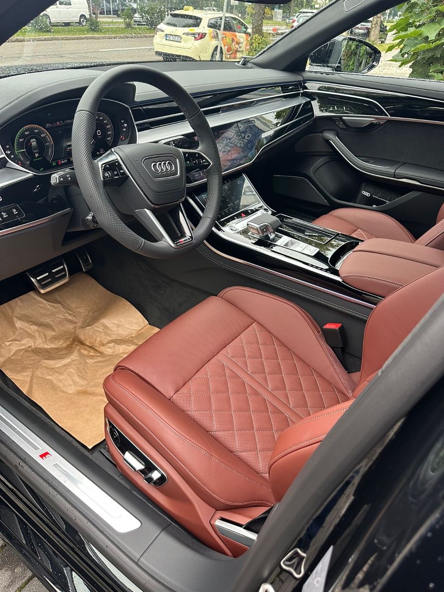 Fahrzeugabbildung Audi A8 60 TFSI e LANG EXCLUSIV 4SEAT TV MASSAGE FULL