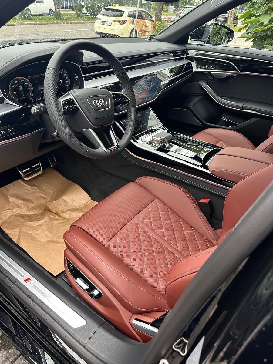 Fahrzeugabbildung Audi A8 60 TFSI e LANG EXCLUSIV 4SEAT TV MASSAGE FULL