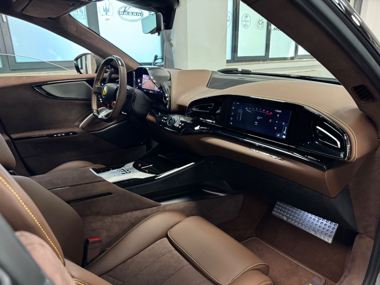 Fahrzeugabbildung Ferrari PUROSANGUE V12 CARBON LIFT PANO MASSAGE P25 FULL