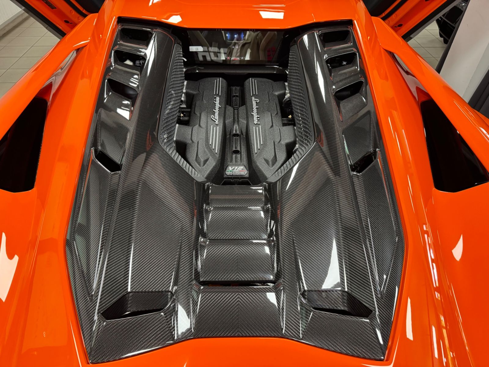 Fahrzeugabbildung Lamborghini REVUELTO PERSONUM ORANGE CARBON EXT&INT 25 FULL!