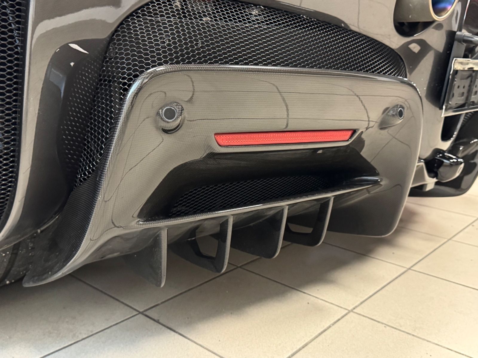 Fahrzeugabbildung Ferrari SF90 CARBON INT&EXT JBL LIFT DAYTONASEAT FULL