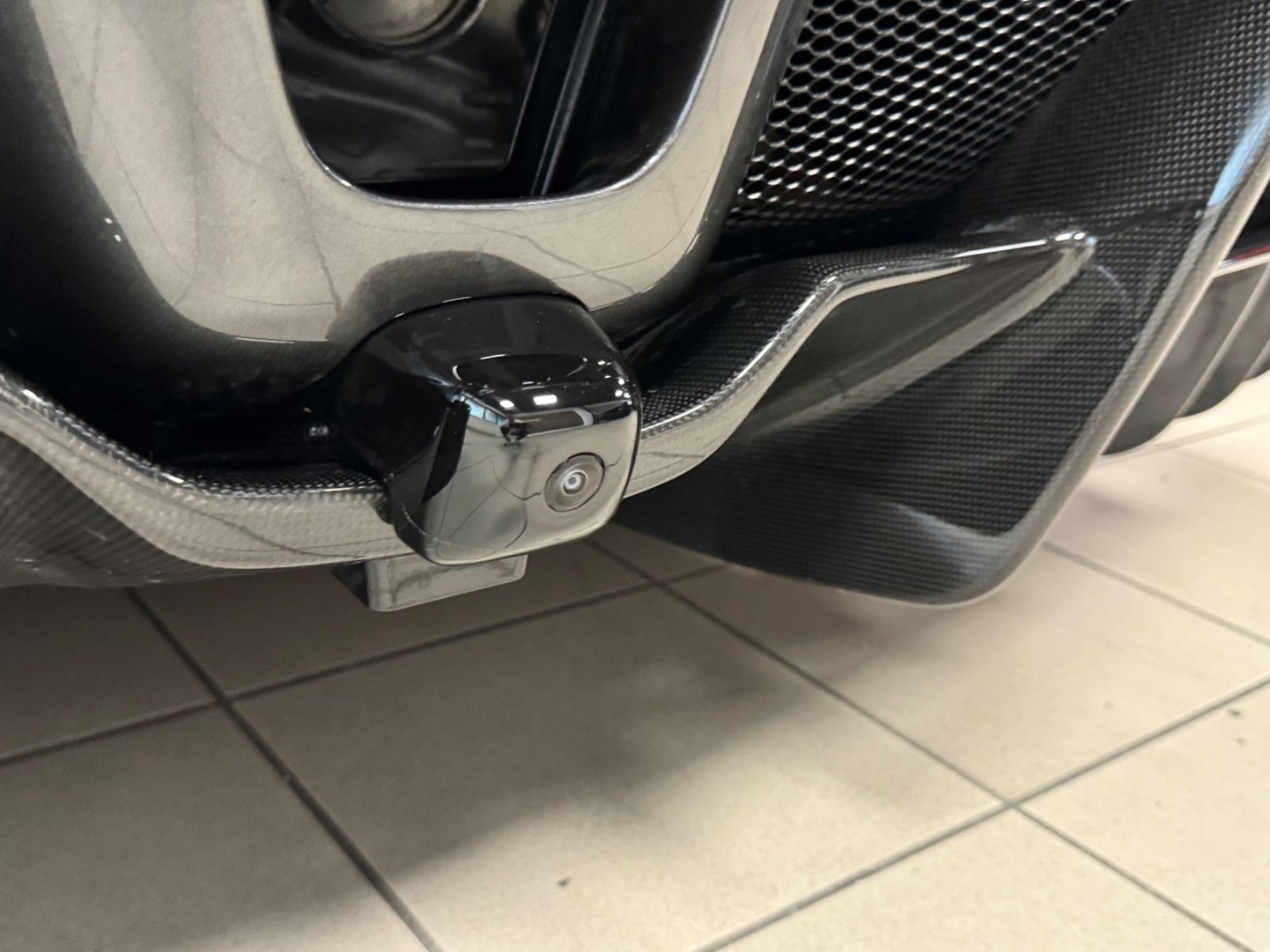 Fahrzeugabbildung Ferrari SF90 CARBON INT&EXT JBL LIFT DAYTONASEAT FULL