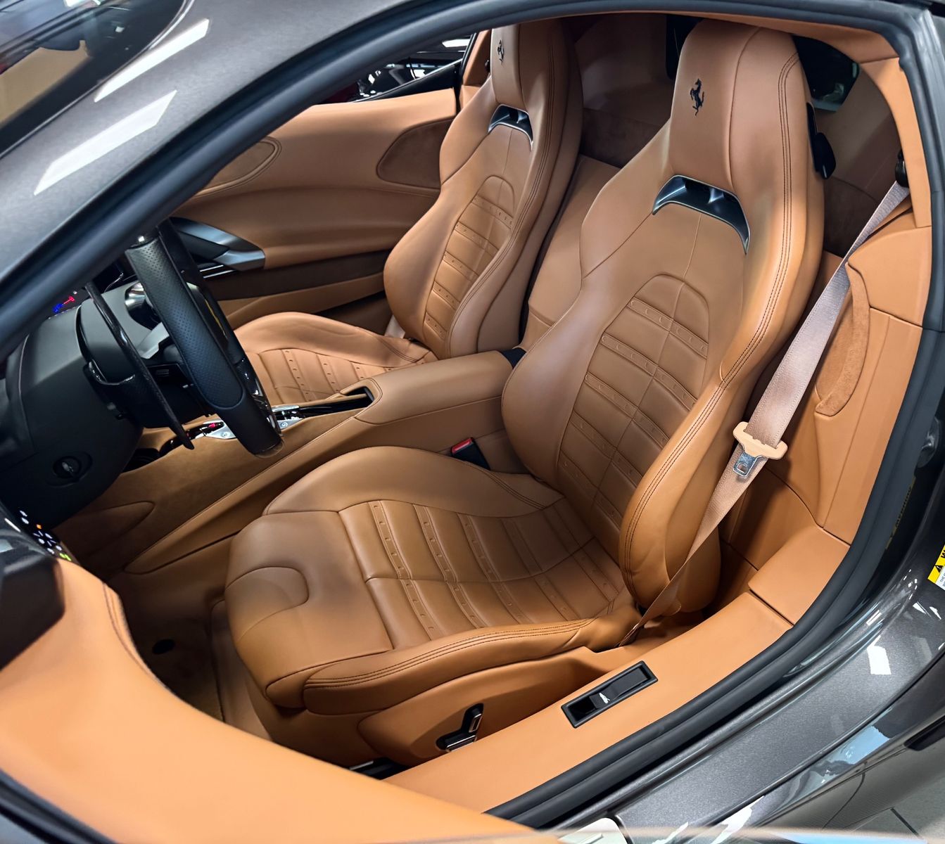 Fahrzeugabbildung Ferrari SF90 CARBON INT&EXT JBL LIFT DAYTONASEAT FULL