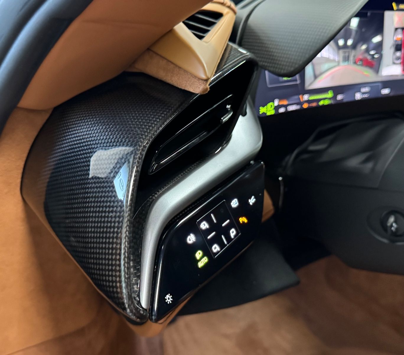 Fahrzeugabbildung Ferrari SF90 CARBON INT&EXT JBL LIFT DAYTONASEAT FULL