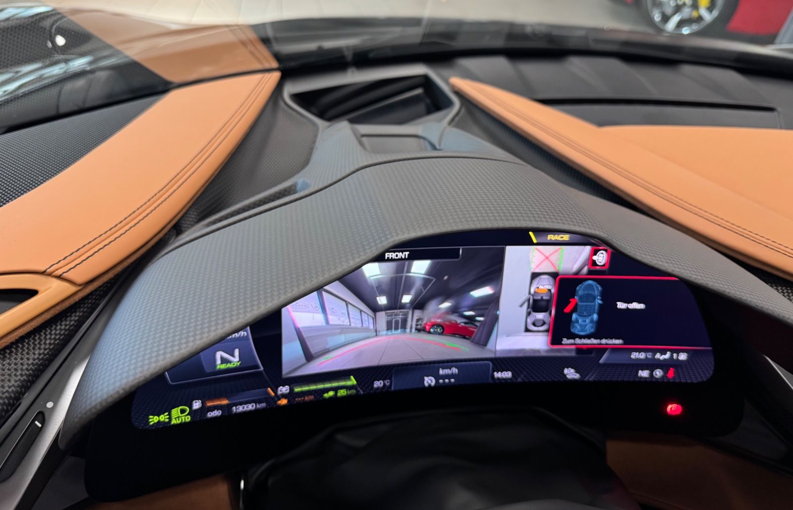 Fahrzeugabbildung Ferrari SF90 CARBON INT&EXT JBL LIFT DAYTONASEAT FULL