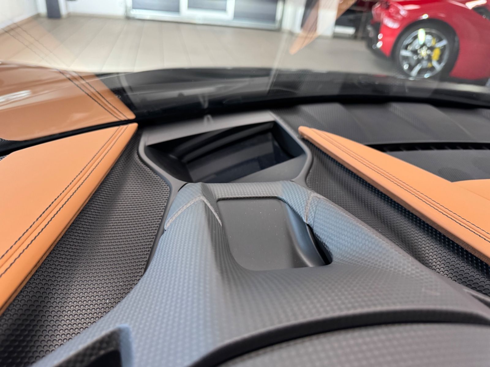Fahrzeugabbildung Ferrari SF90 CARBON INT&EXT JBL LIFT DAYTONASEAT FULL