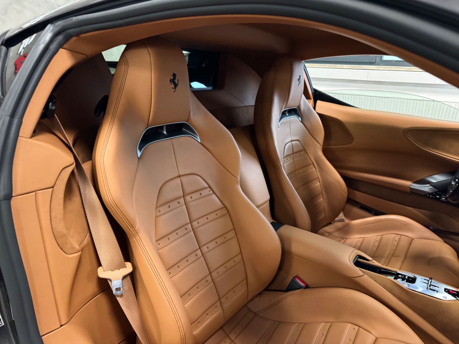 Fahrzeugabbildung Ferrari SF90 CARBON INT&EXT JBL LIFT DAYTONASEAT FULL
