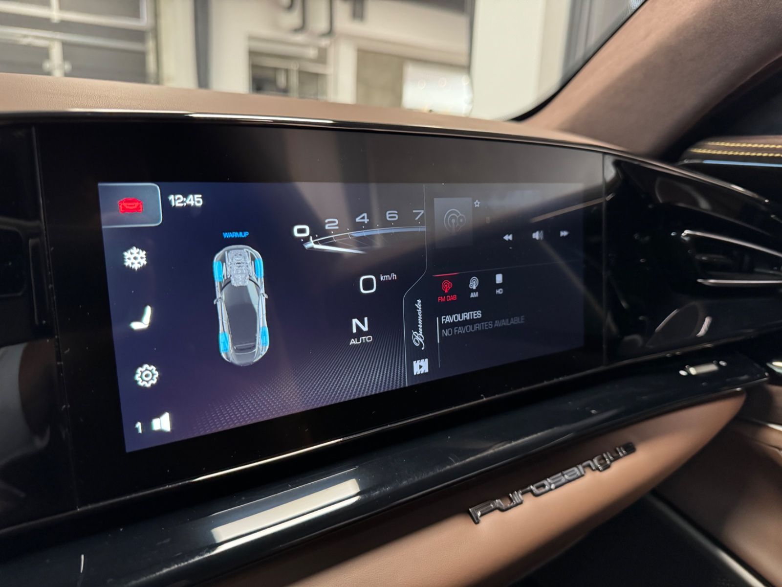 Fahrzeugabbildung Ferrari PUROSANGUE V12 CARBON LIFT PANO MASSAGE P25 FULL