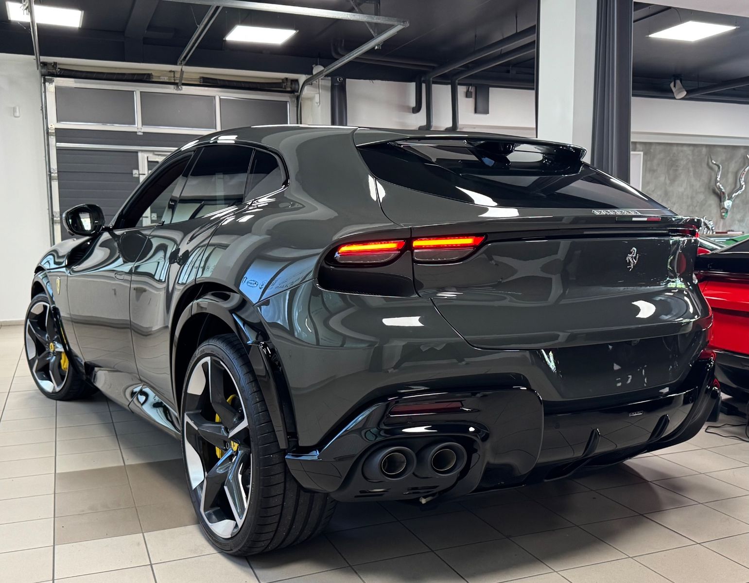 Fahrzeugabbildung Ferrari PUROSANGUE V12 CARBON LIFT PANO MASSAGE P25 FULL