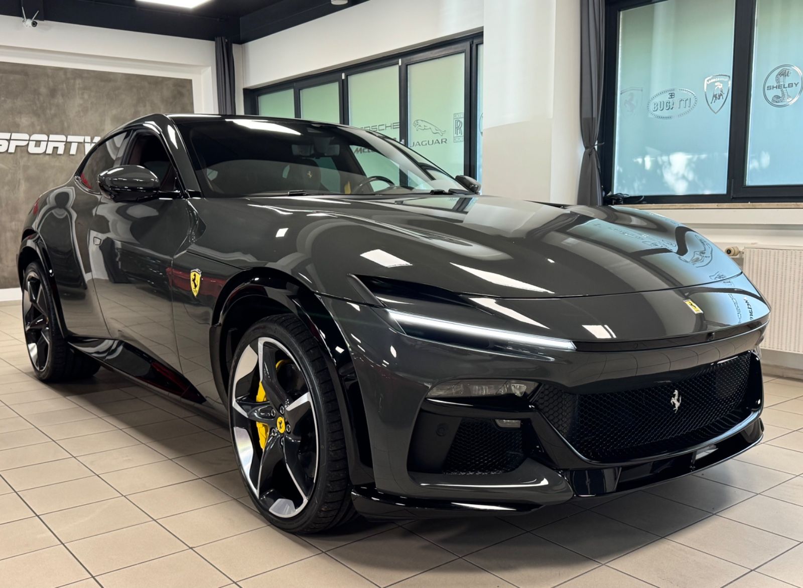 Fahrzeugabbildung Ferrari PUROSANGUE V12 CARBON LIFT PANO MASSAGE P25 FULL