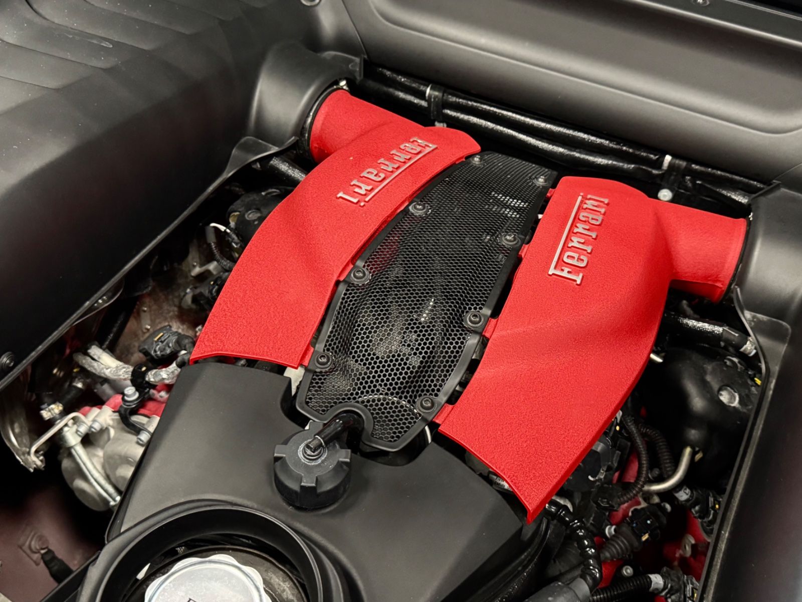 Fahrzeugabbildung Ferrari F8 TRIBUTO COUPÉ CARBONPACK LIFT CAMERA TOPZUST!