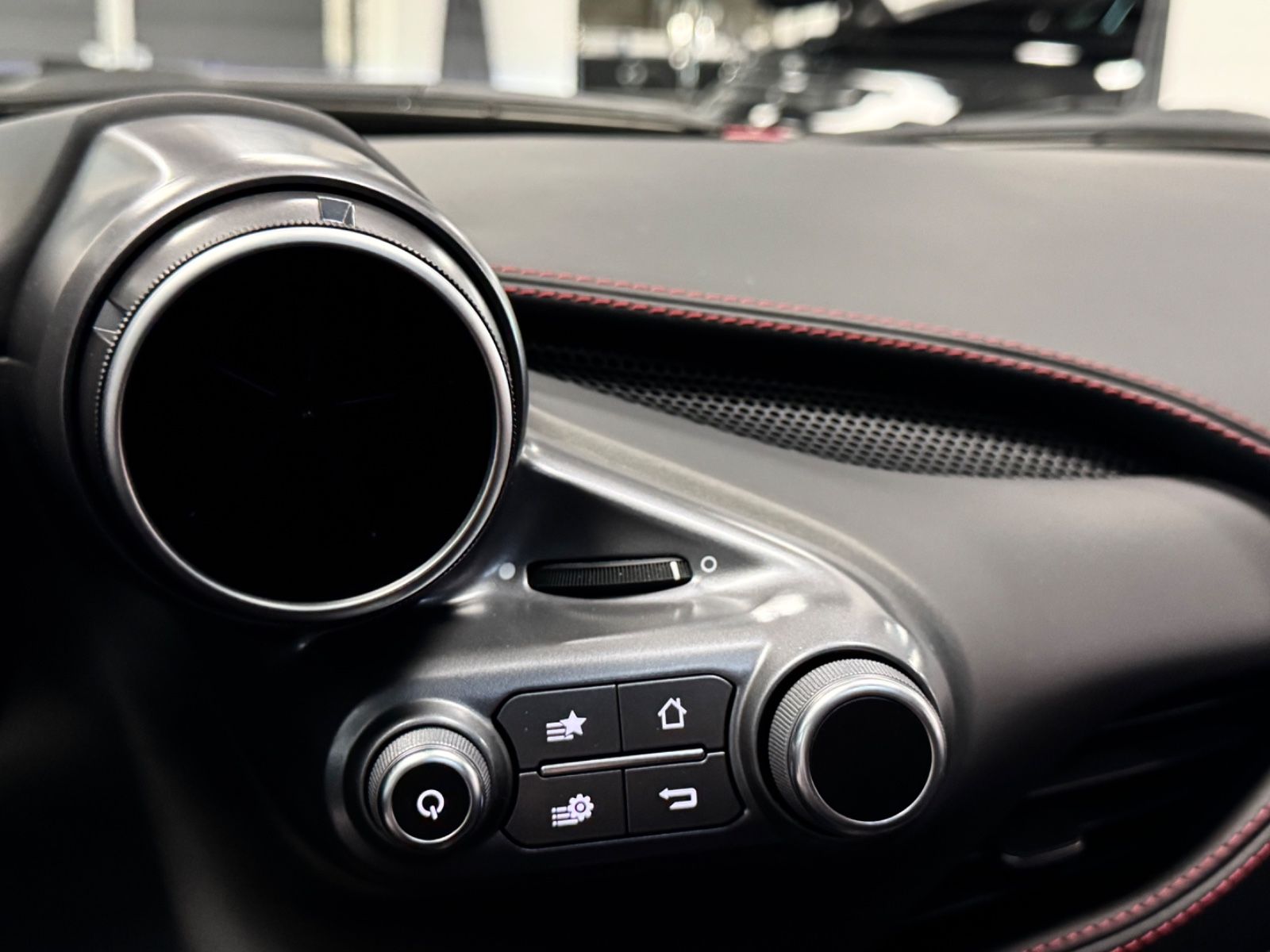 Fahrzeugabbildung Ferrari F8 TRIBUTO COUPÉ CARBONPACK LIFT CAMERA TOPZUST!