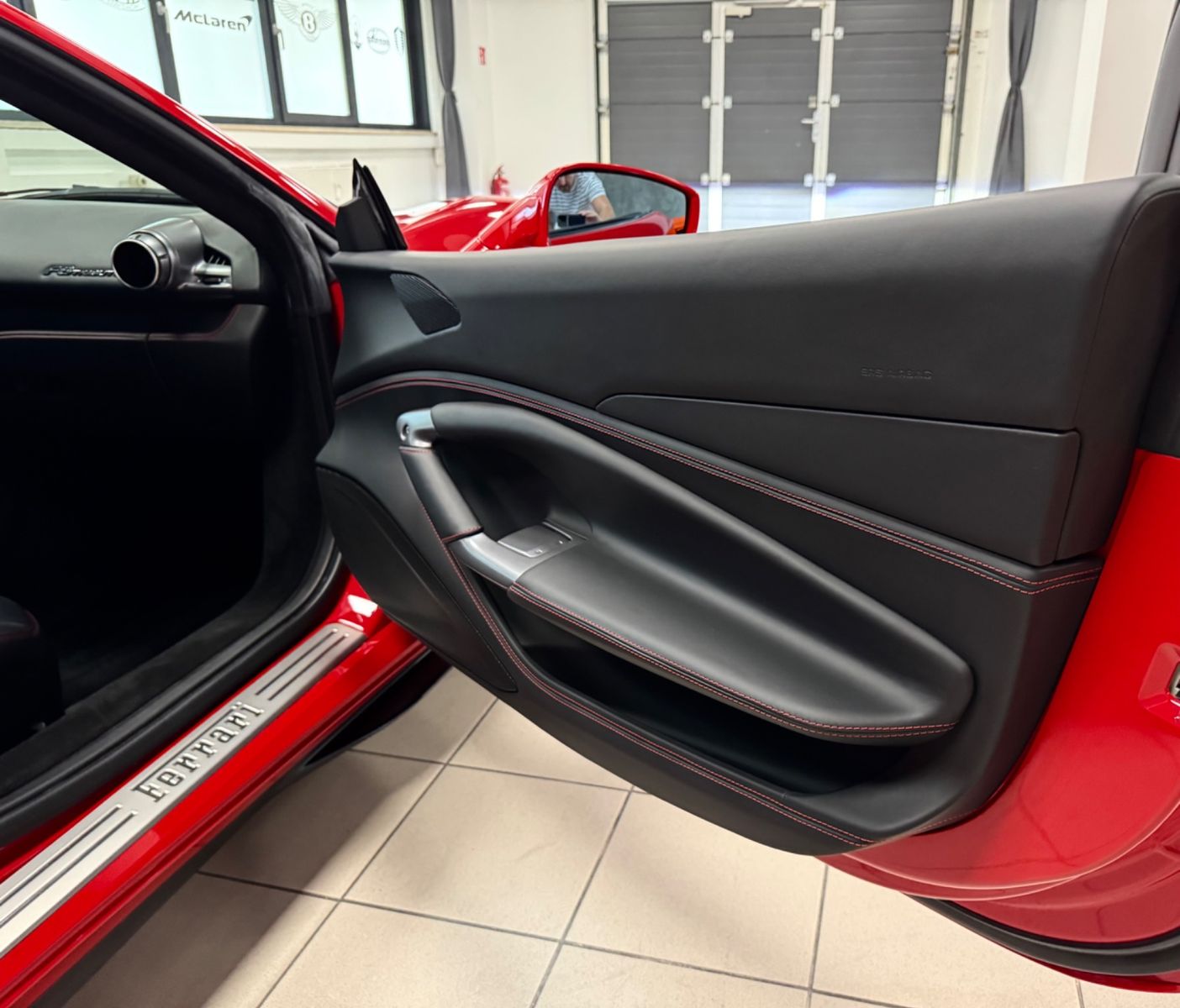 Fahrzeugabbildung Ferrari F8 TRIBUTO COUPÉ CARBONPACK LIFT CAMERA TOPZUST!