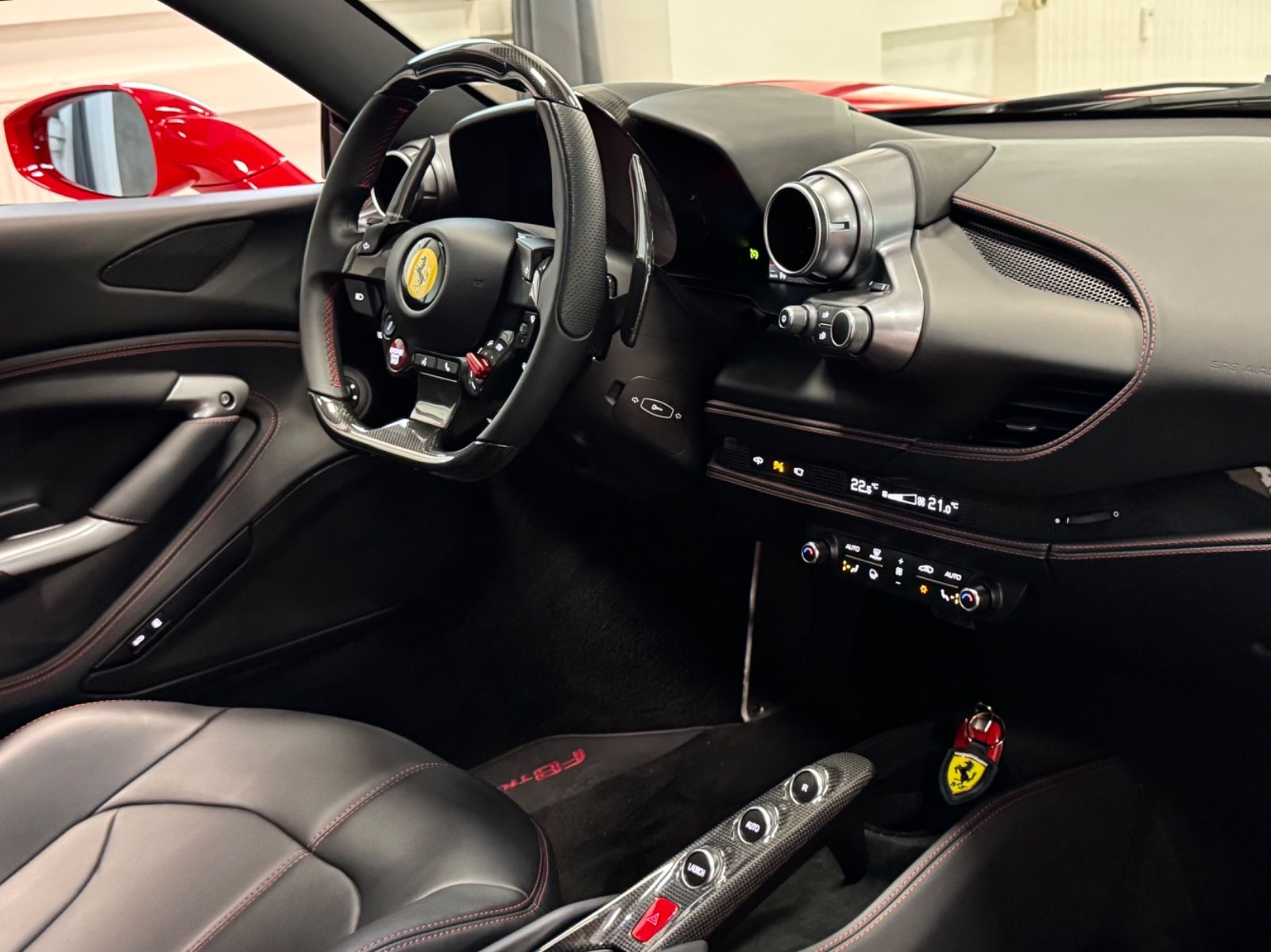 Fahrzeugabbildung Ferrari F8 TRIBUTO COUPÉ CARBONPACK LIFT CAMERA TOPZUST!