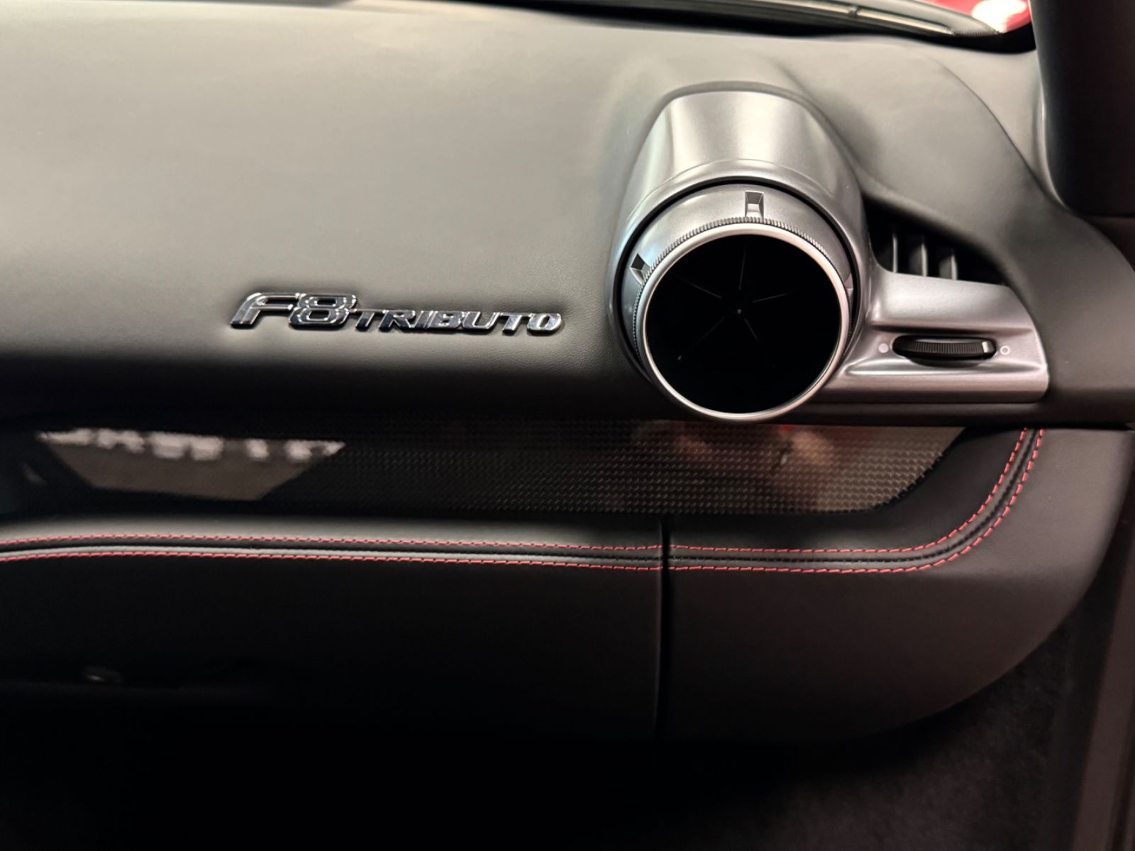 Fahrzeugabbildung Ferrari F8 TRIBUTO COUPÉ CARBONPACK LIFT CAMERA TOPZUST!