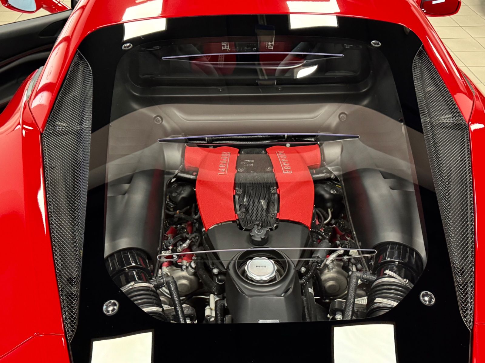 Fahrzeugabbildung Ferrari F8 TRIBUTO COUPÉ CARBONPACK LIFT CAMERA TOPZUST!