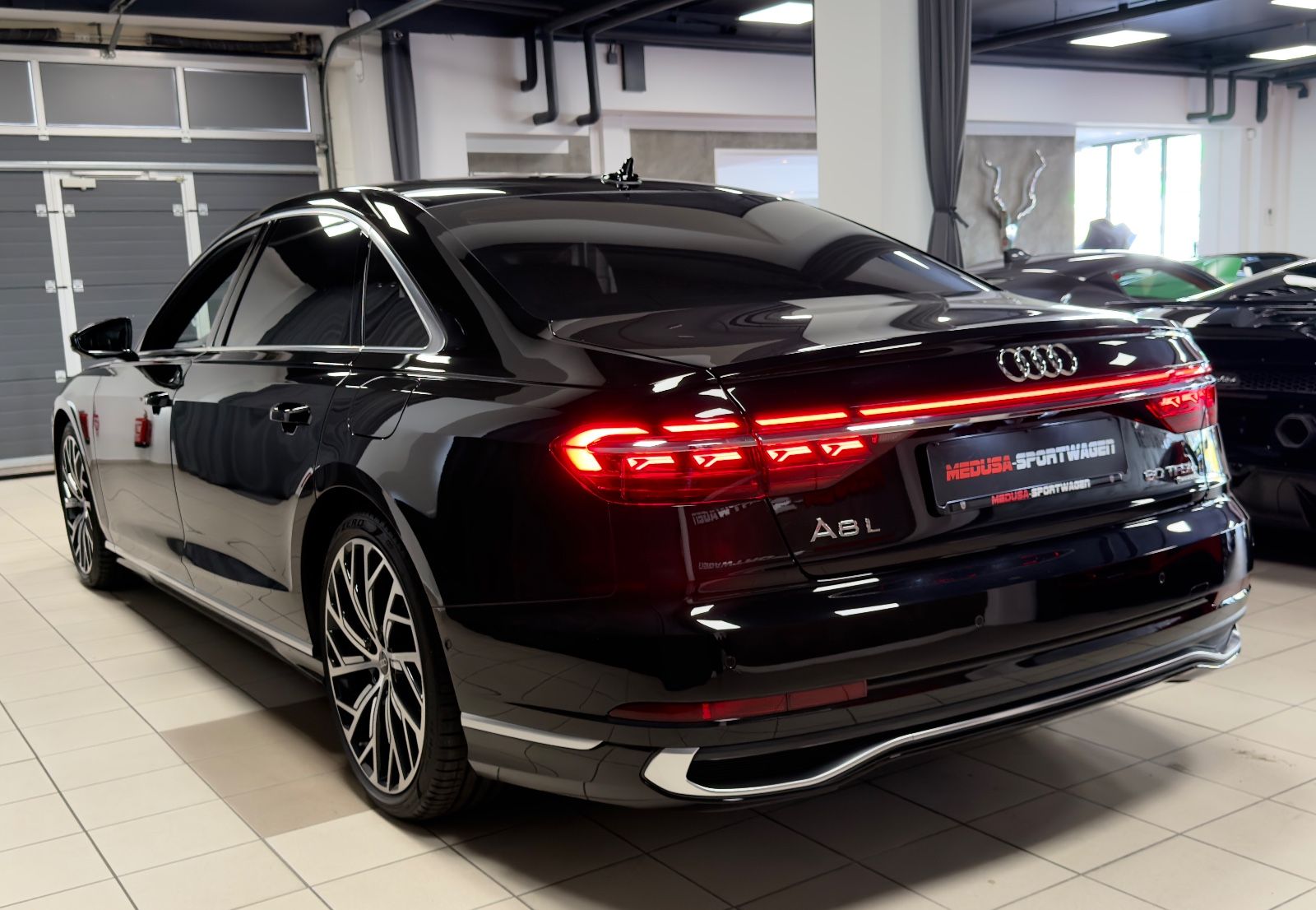 Fahrzeugabbildung Audi A8 60 TFSI e L quattro BUSINESS FOND 2SEAT FULL!