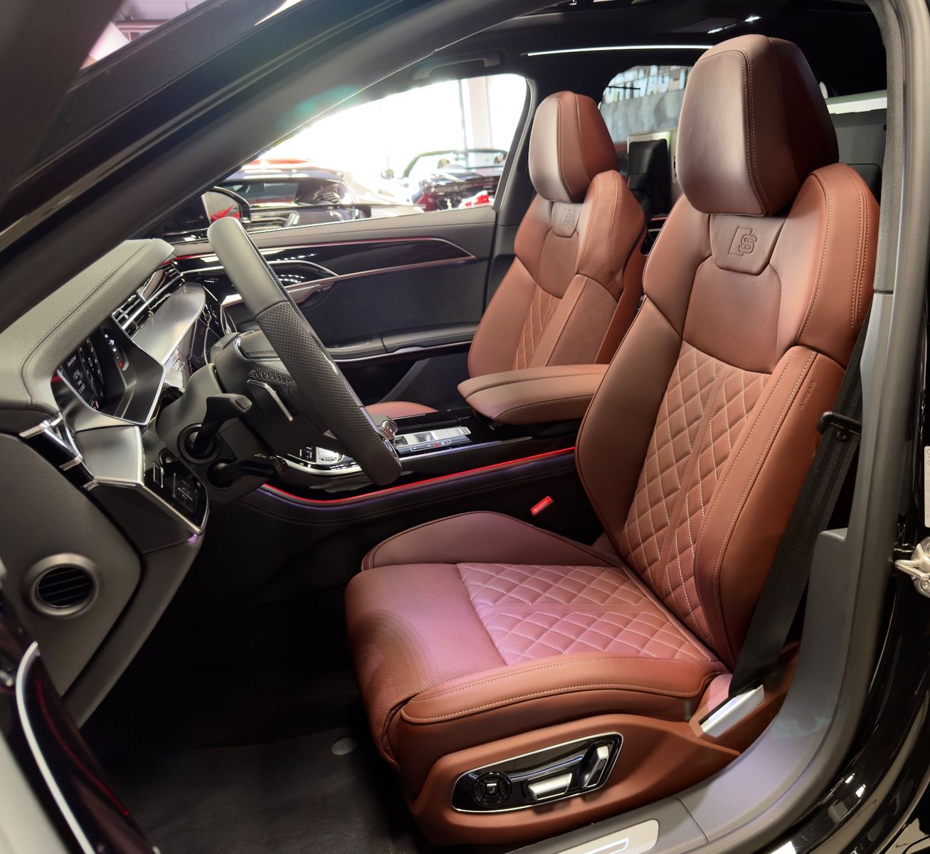 Fahrzeugabbildung Audi A8 60 TFSI e L quattro BUSINESS FOND 2SEAT FULL!