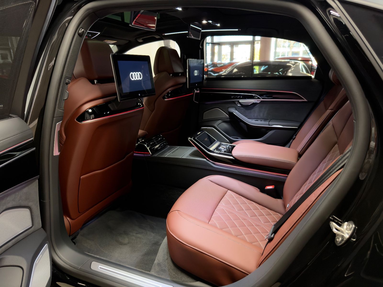 Fahrzeugabbildung Audi A8 60 TFSI e L quattro BUSINESS FOND 2SEAT FULL!