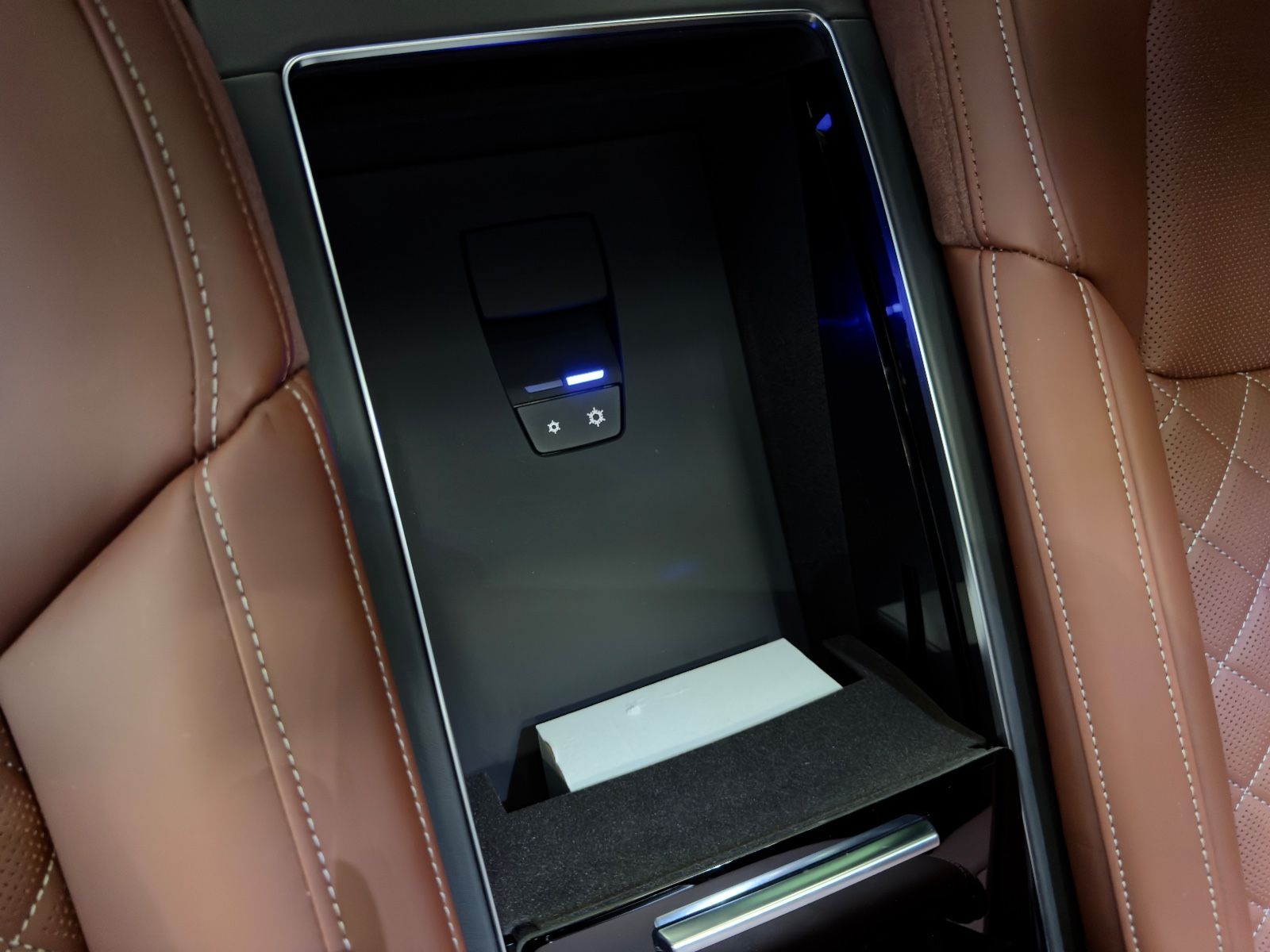 Fahrzeugabbildung Audi A8 60 TFSI e L quattro BUSINESS FOND 2SEAT FULL!