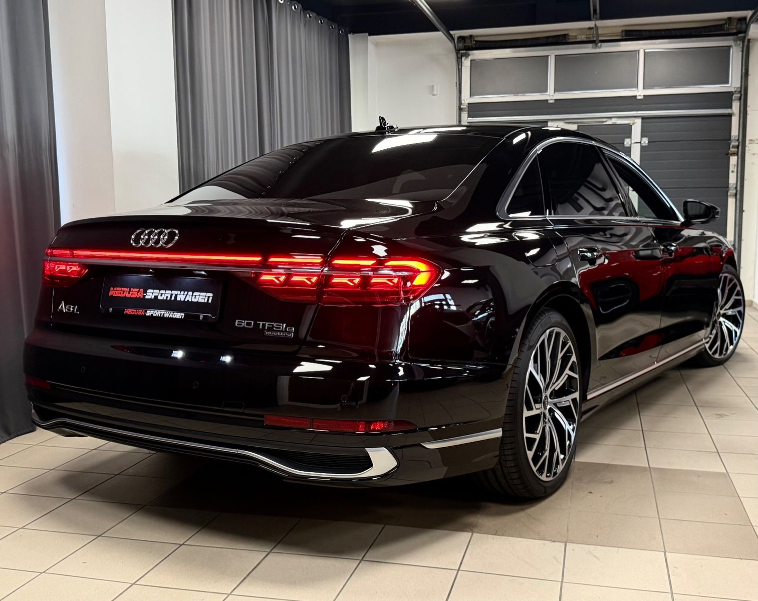 Fahrzeugabbildung Audi A8 60 TFSI e L quattro BUSINESS FOND 2SEAT FULL!