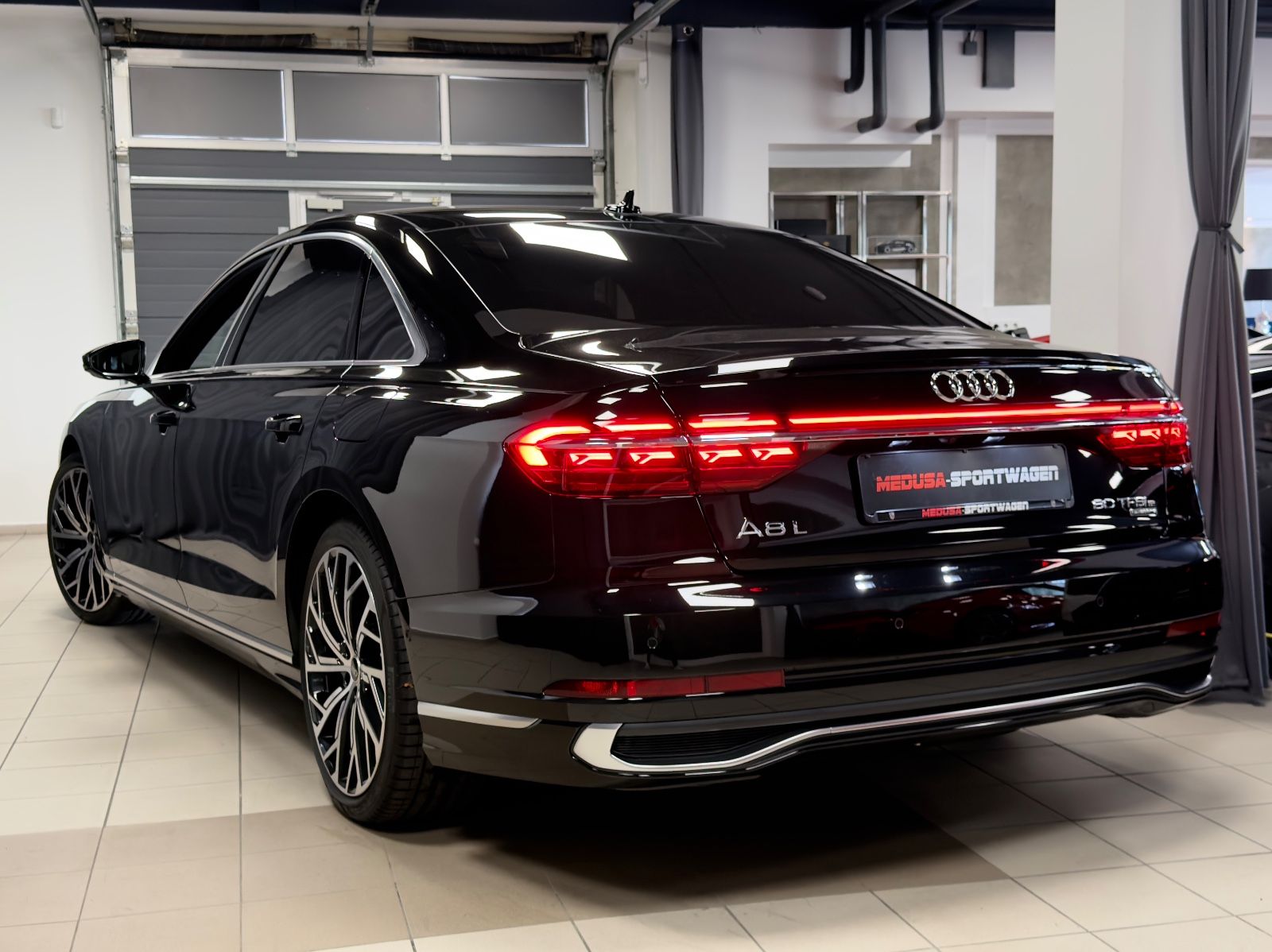 Fahrzeugabbildung Audi A8 60 TFSI e L quattro BUSINESS FOND 2SEAT FULL!