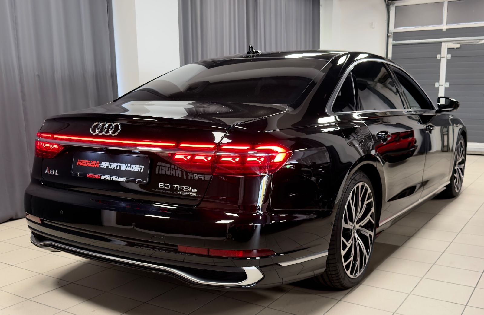 Fahrzeugabbildung Audi A8 60 TFSI e L quattro BUSINESS FOND 2SEAT FULL!