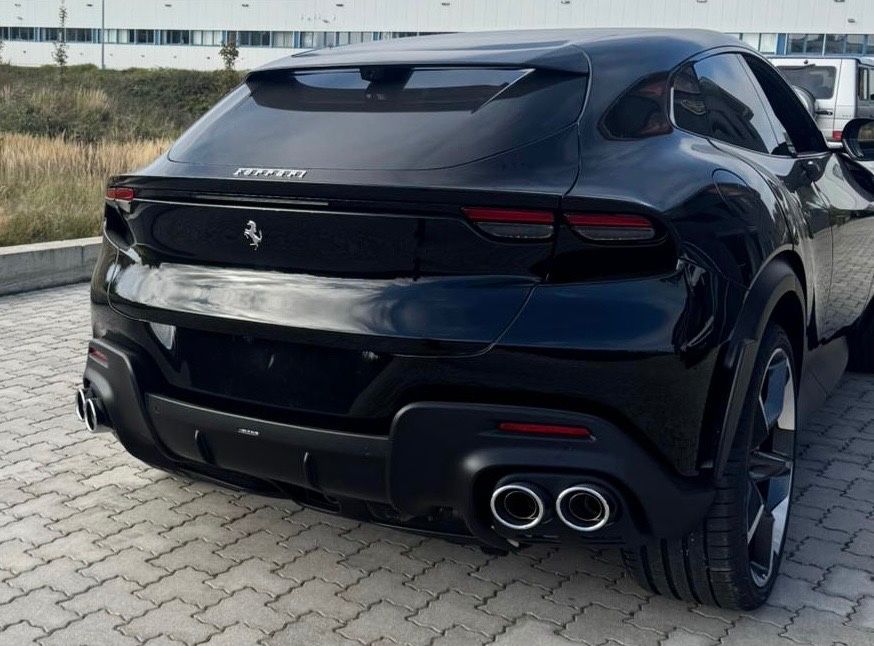 Fahrzeugabbildung Ferrari PUROSANGUE V12 CARBON LIFT PANO P25 MASSAGE FULL