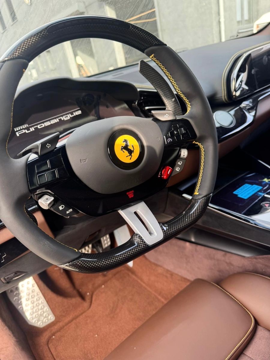 Fahrzeugabbildung Ferrari PUROSANGUE V12 CARBON LIFT PANO P25 MASSAGE FULL