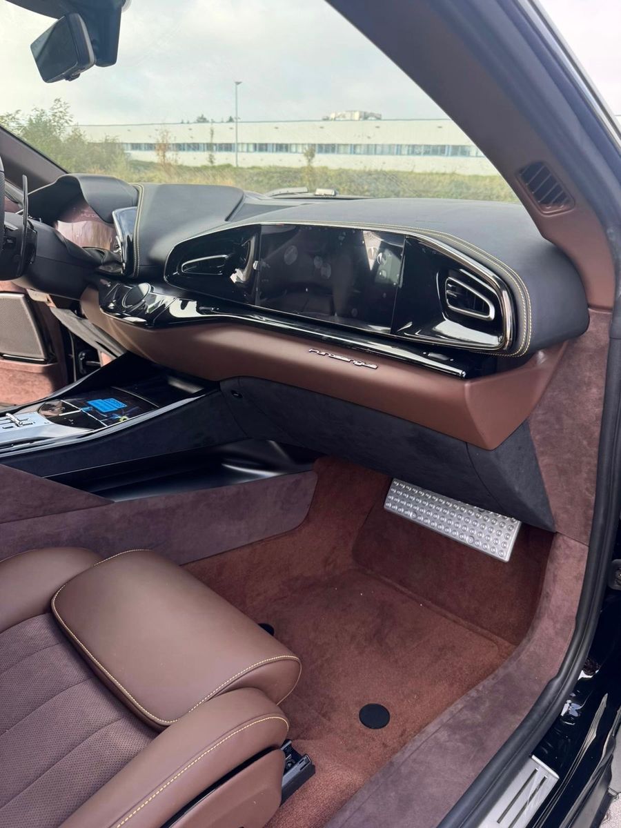 Fahrzeugabbildung Ferrari PUROSANGUE V12 CARBON LIFT PANO P25 MASSAGE FULL