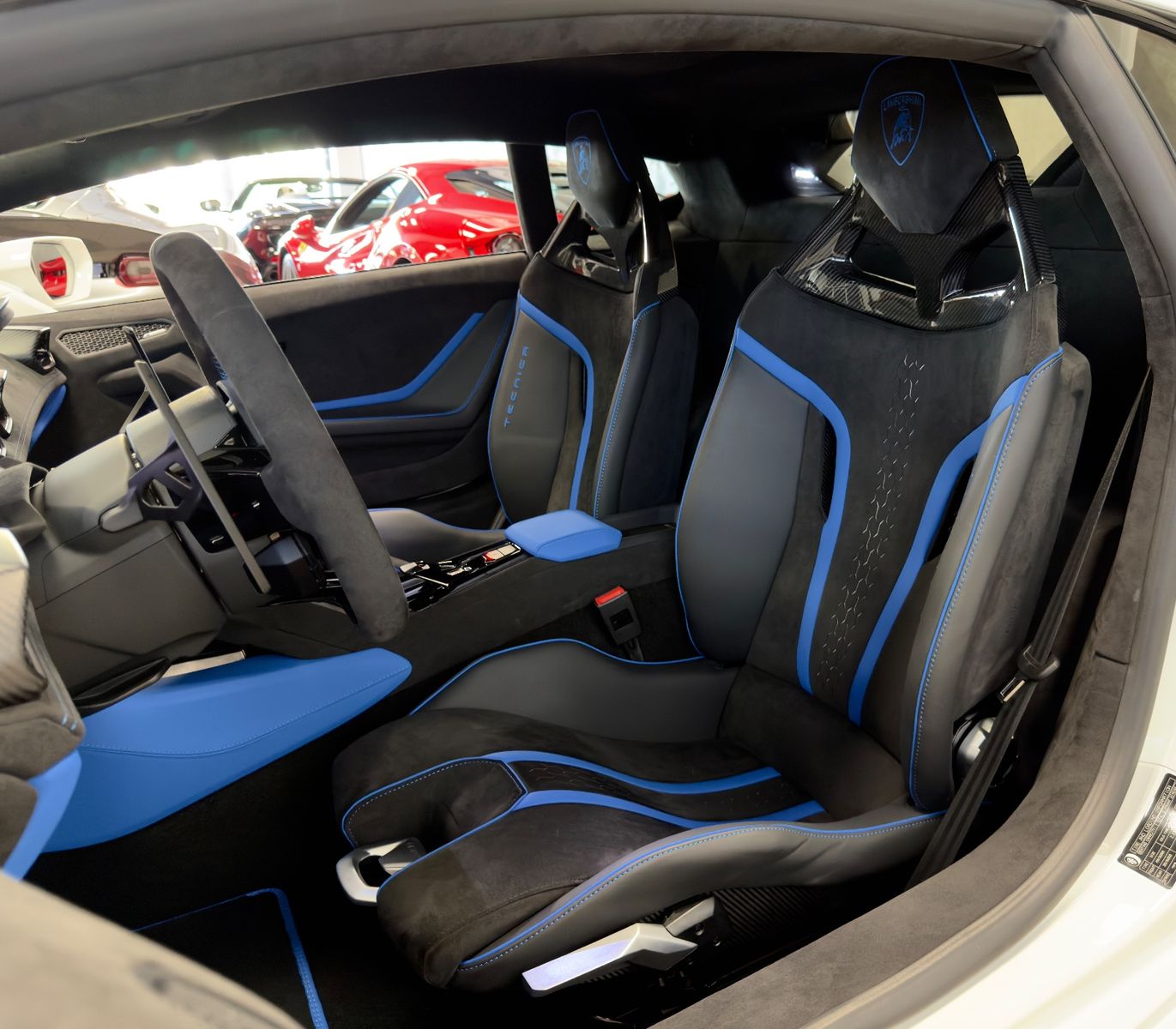 Fahrzeugabbildung Lamborghini HURACAN TECNICA CARBON EXT&INT SENSONUM FULLOPT!