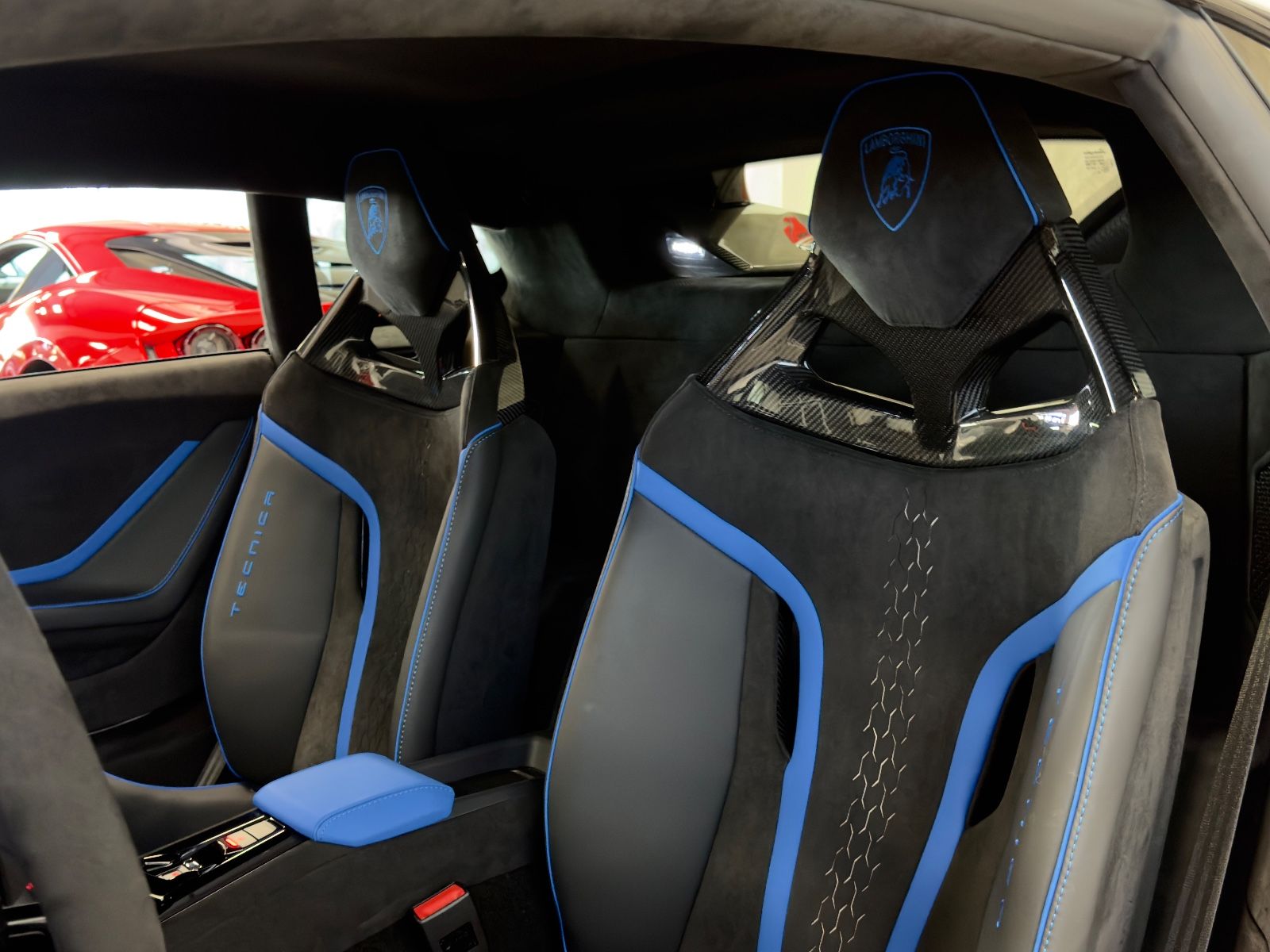 Fahrzeugabbildung Lamborghini HURACAN TECNICA CARBON EXT&INT SENSONUM FULLOPT!