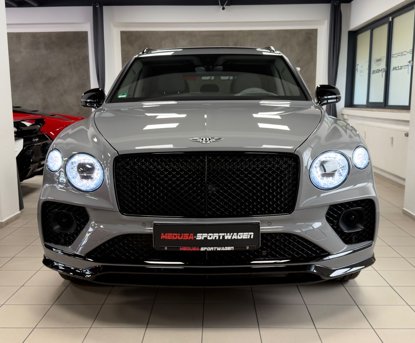 Fahrzeugabbildung Bentley BENTAYGA V8 S CARBON NAIM MASSAGE PANO FULL!