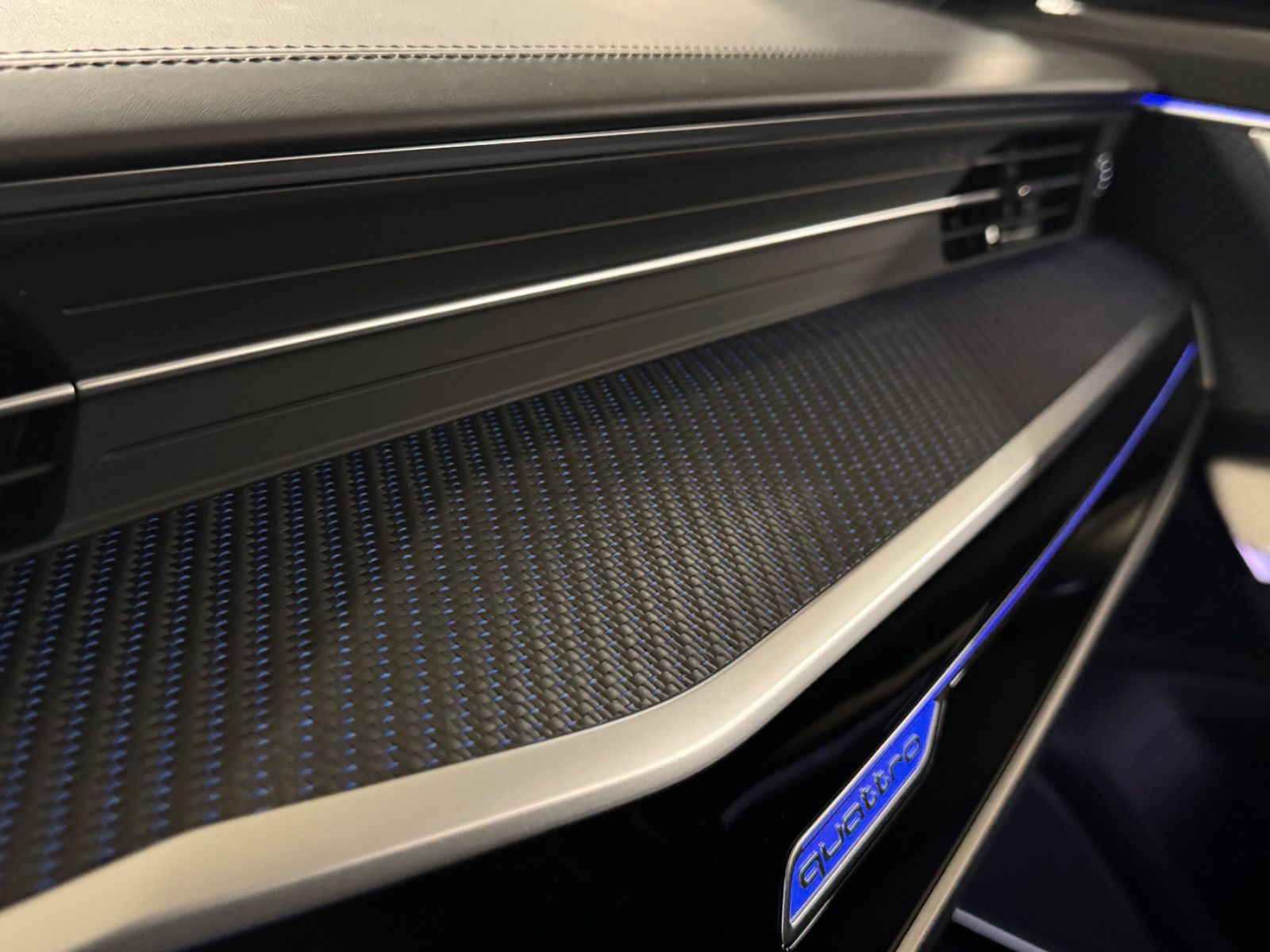 Fahrzeugabbildung Audi RS6 PERFORMANCE SCHALENSITZE CERAMIC B&O 25 FULL