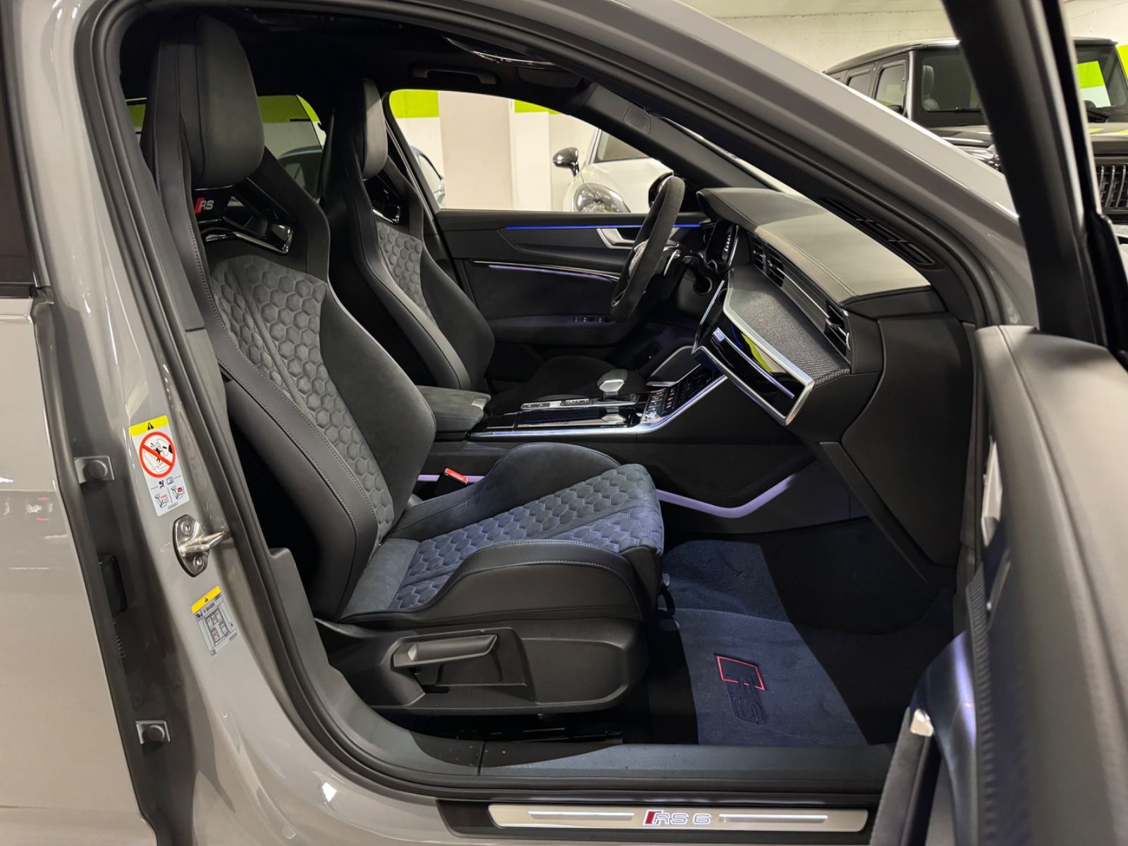 Fahrzeugabbildung Audi RS6 PERFORMANCE SCHALENSITZE CERAMIC B&O 25 FULL