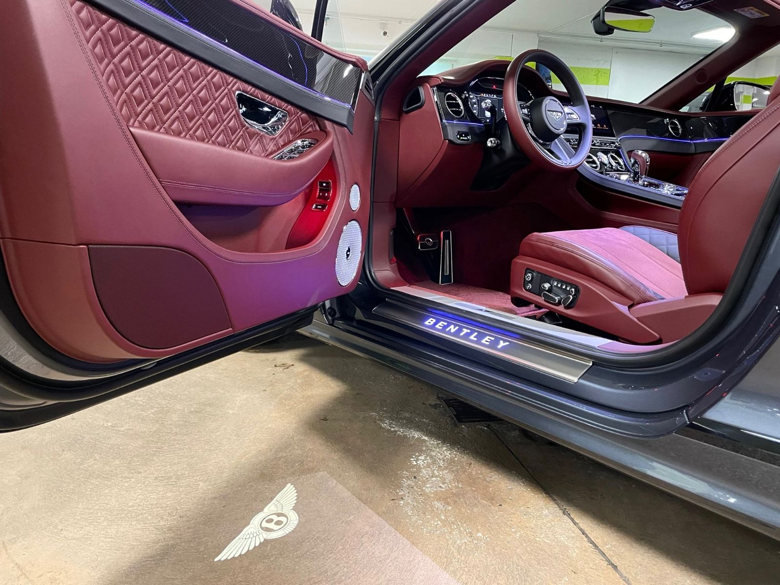 Fahrzeugabbildung Bentley CONTINENTAL GTC V8 S MULLINER CARBON FULLOPTION!