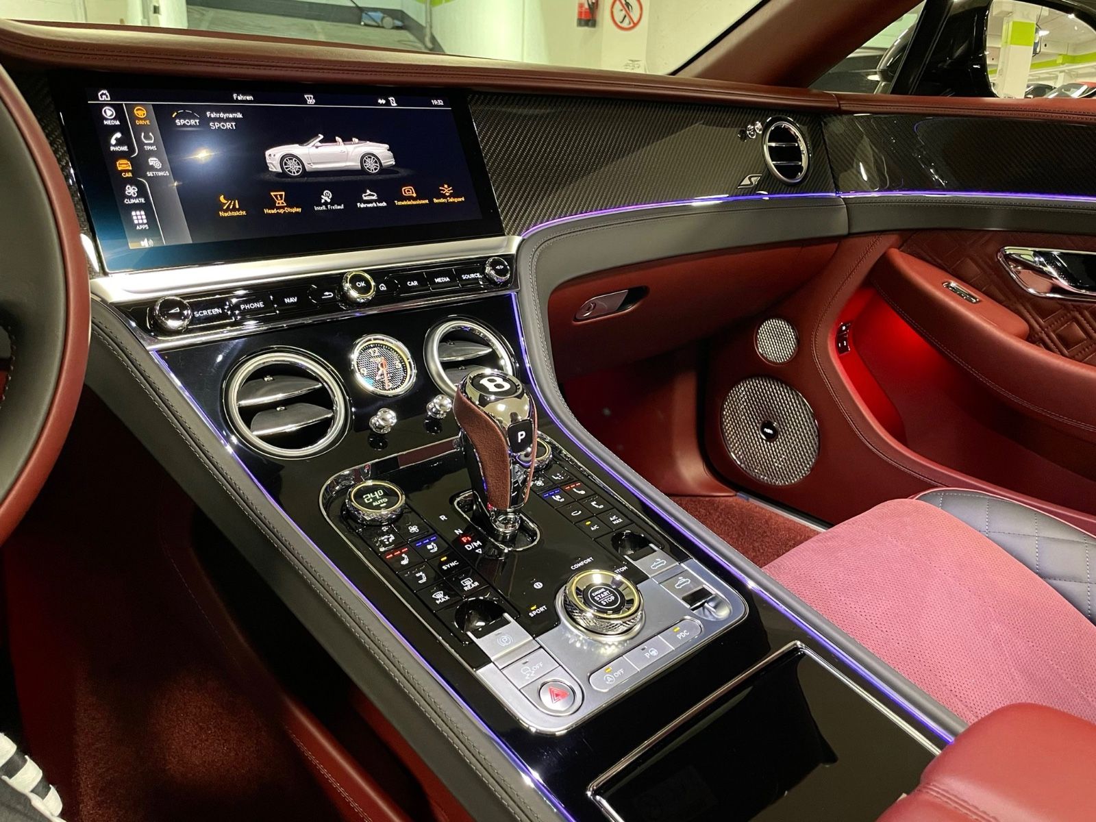 Fahrzeugabbildung Bentley CONTINENTAL GTC V8 S MULLINER CARBON FULLOPTION!