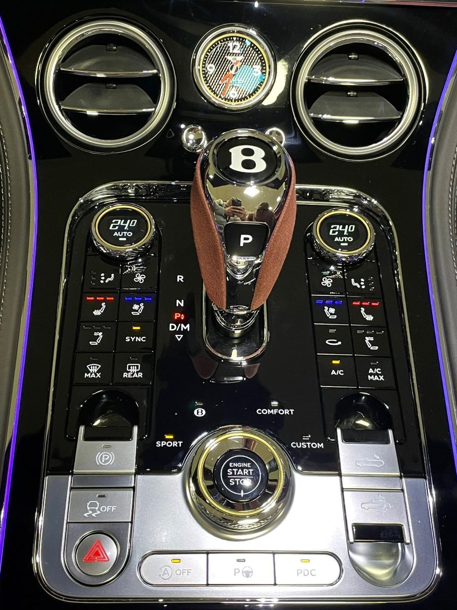 Fahrzeugabbildung Bentley CONTINENTAL GTC V8 S MULLINER CARBON FULLOPTION!