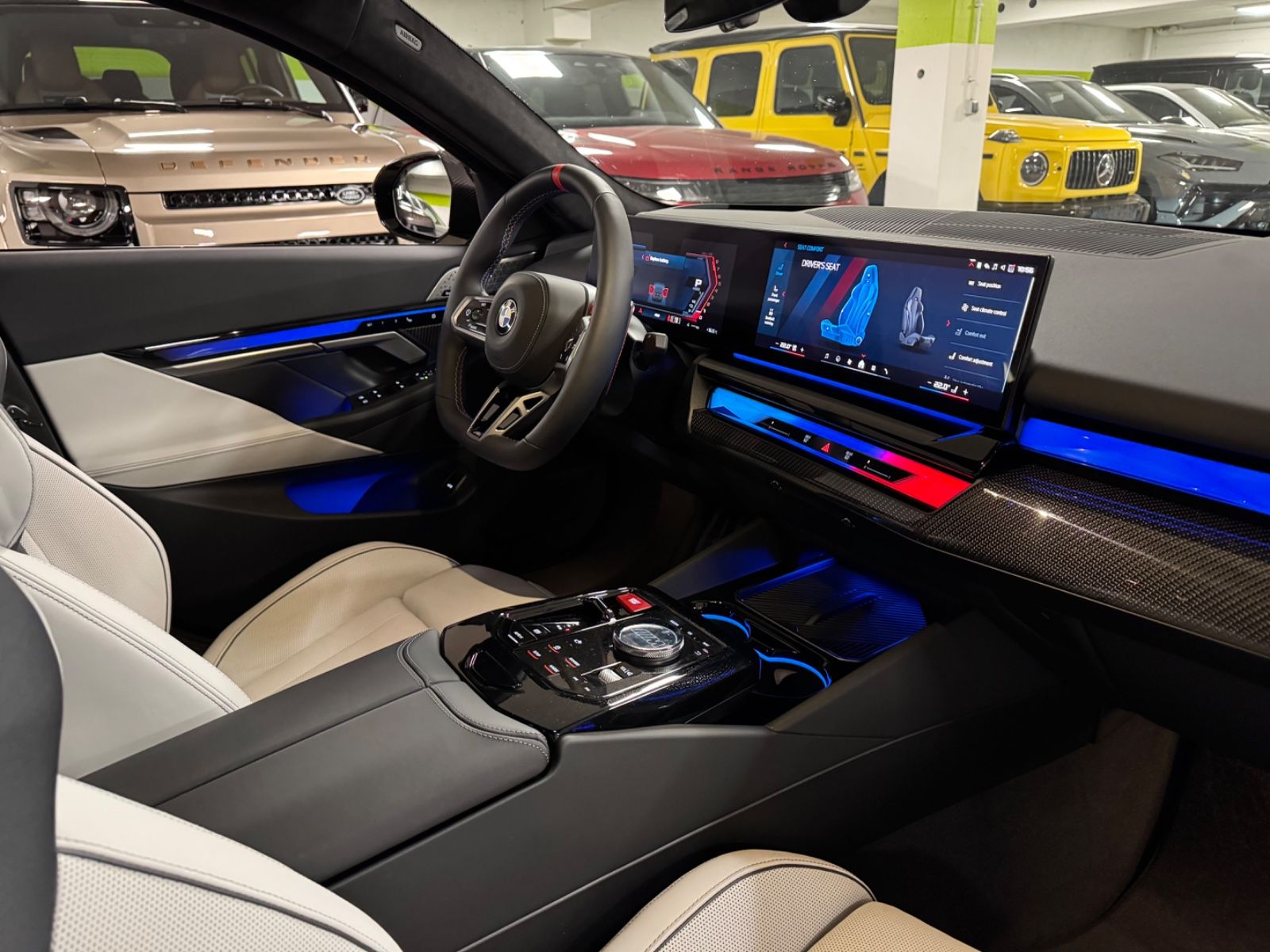 Fahrzeugabbildung BMW M5 ULTIMATE CERAMIC CARBON-INT&EXT B&W FULLOPT!