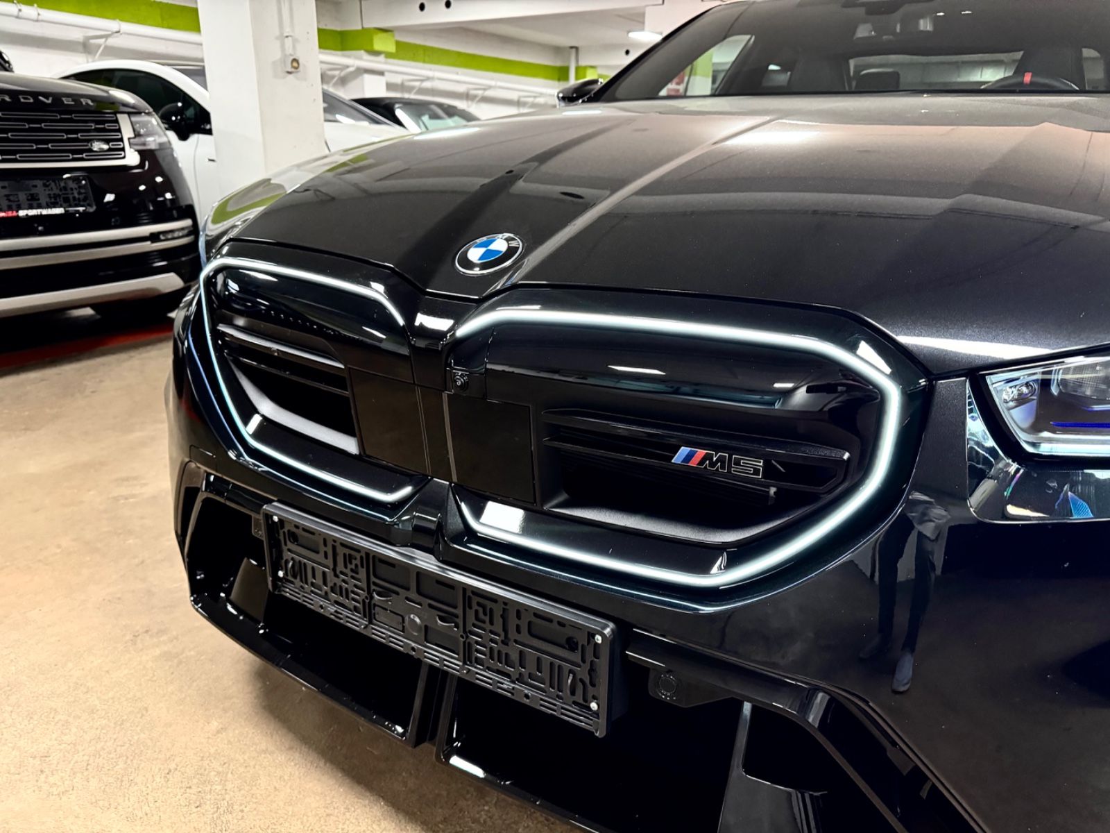 Fahrzeugabbildung BMW M5 ULTIMATE CERAMIC CARBON-INT&EXT B&W FULLOPT!