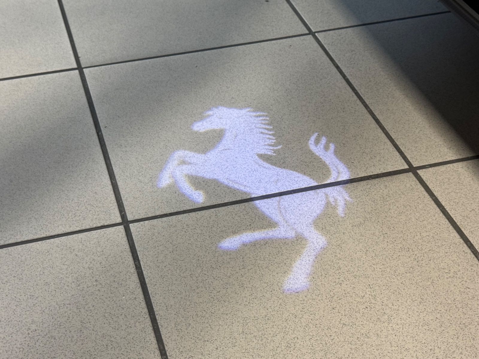 Fahrzeugabbildung Ferrari SF90 STRADALE CARBON EXT&INT JBL LIFT 1HAND FULL